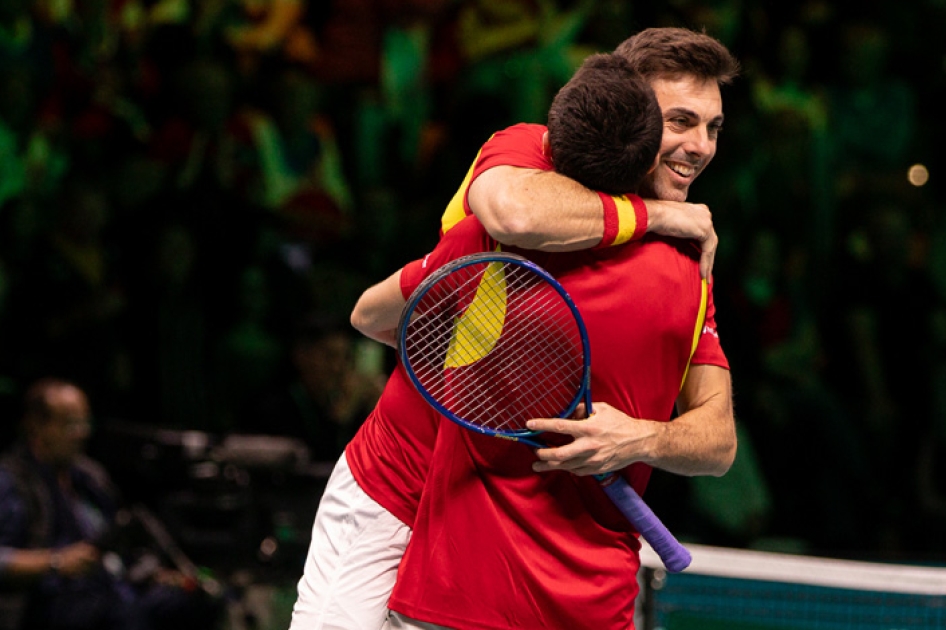 Espaa firma otra remontada ante Chequia y se mete en semifinales de la Copa Davis
