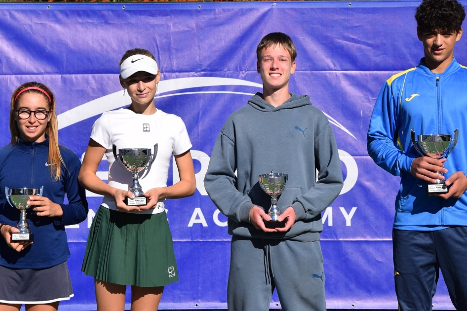 Primera final de Claudia Cairols en el internacional cadete de Villena