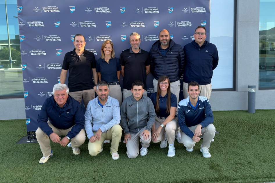 Equipo arbitral en el Tennis Europe 12&Under de Manacor