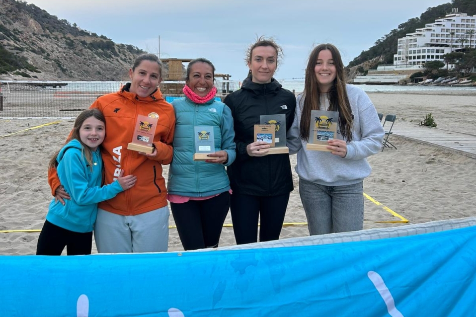 Ganadores de la doble cita internacional de tenis playa en Ibiza