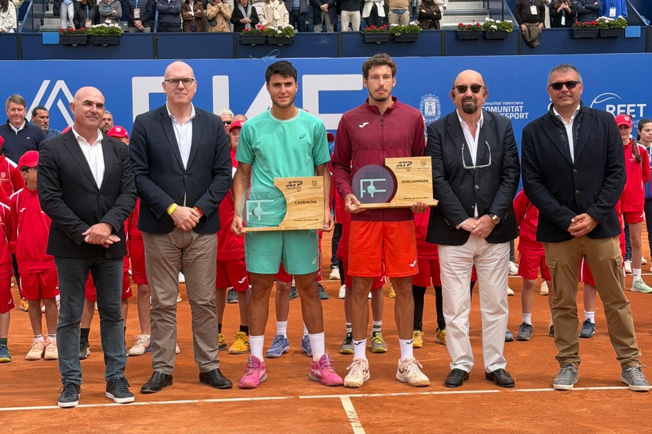 Llamas sorprende a Carre�o y suma el segundo Challenger de su carrera en Alicante