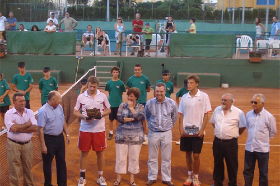 Miguel Ángel López Jaén suma su segundo título del año en Dénia ante Pablo Carreño Miguel Ángel López Jaén suma su segundo título del año en Dénia ante Pablo Carreño