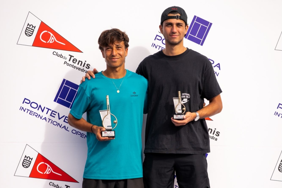 Sergio Callej�n levanta su primer trofeo de la temporada en el internacional de Pontevedra 