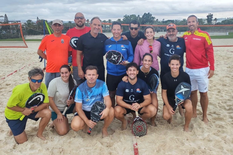 Finaliza con �xito el Curso de T�cnico Especialista en Tenis Playa celebrado en Almer�a