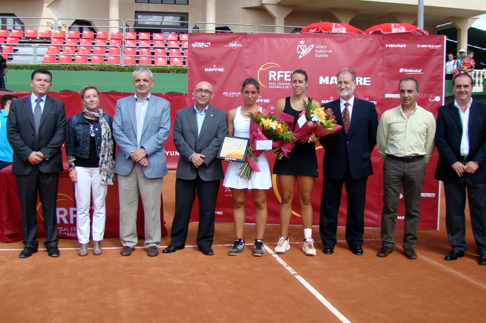 Laura Pous y Daniel Monedero, vencedores de los Campeonatos de Espaa Mapfre