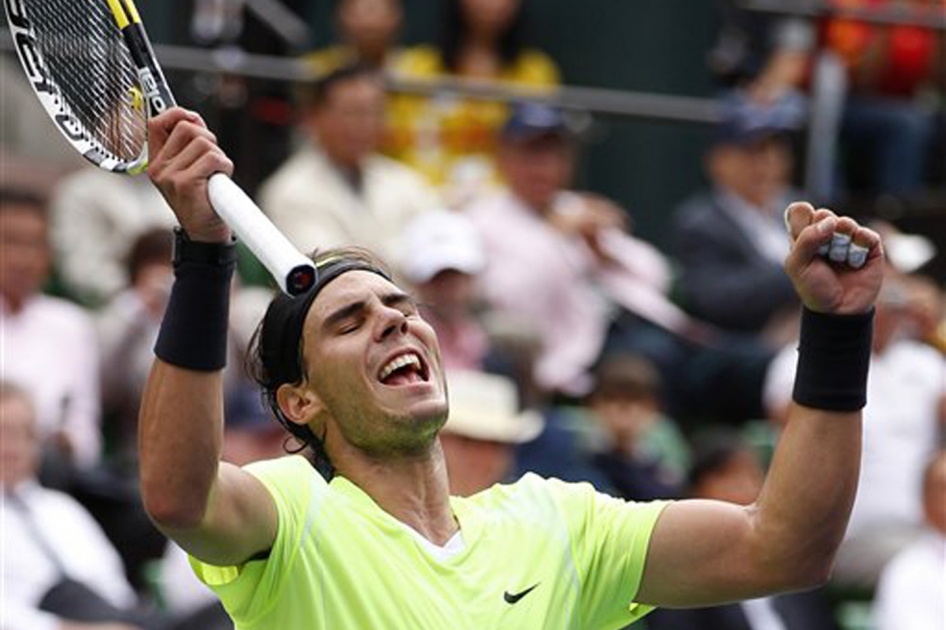 Rafael Nadal supera a Monfils y conquista en Tokyo su séptimo título del año Rafael Nadal supera a Monfils y conquista en Tokyo su séptimo título del año