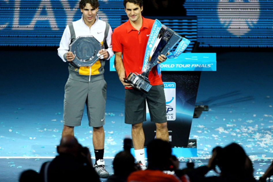 Nadal cede ante Federer la final de maestros pero cierra un año histórico