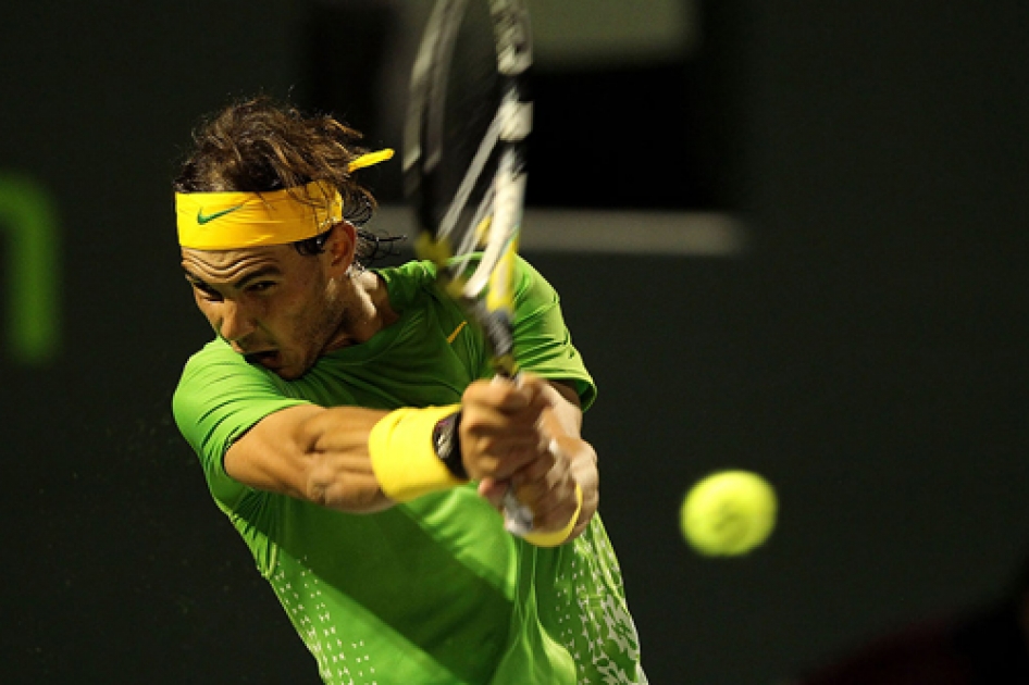 Nadal doblega a Federer con autoridad y repetirá final ante el invicto Djokovic