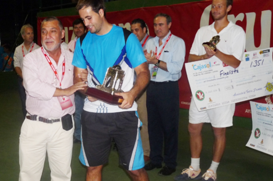 Arnau Brugués sigue imparable y suma su octavo título Futures en Palma Del Río