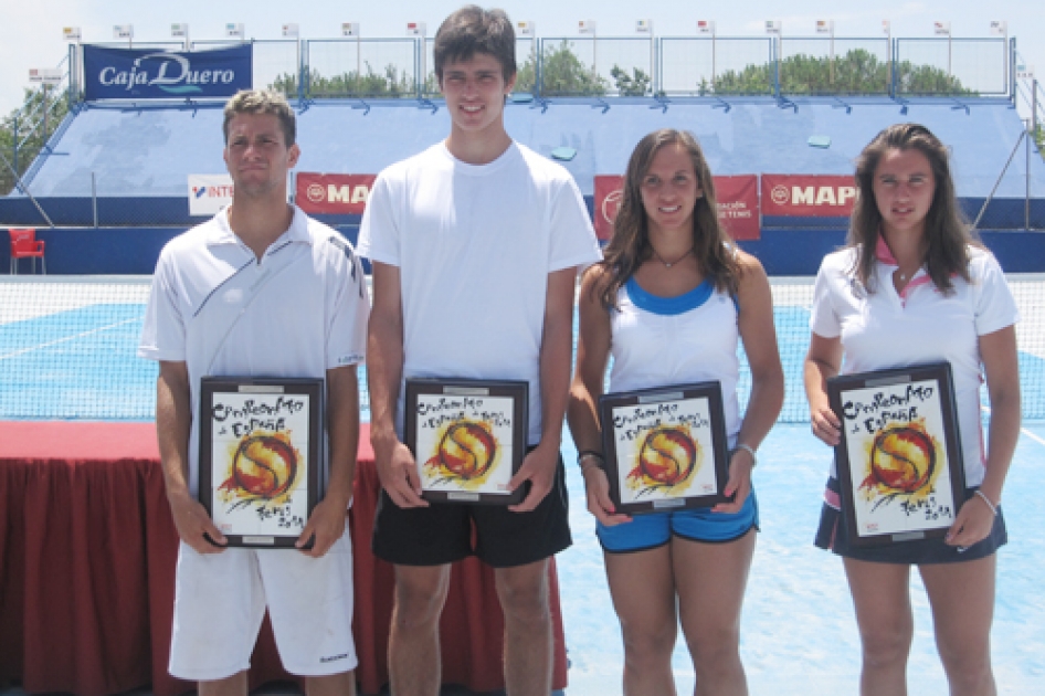 Sara Sorribes logra un doblete histórico ganando el título júnior junto a Ricardo Ojeda en Cáceres Sara Sorribes logra un doblete histórico ganando el título júnior junto a Ricardo Ojeda en Cáceres
