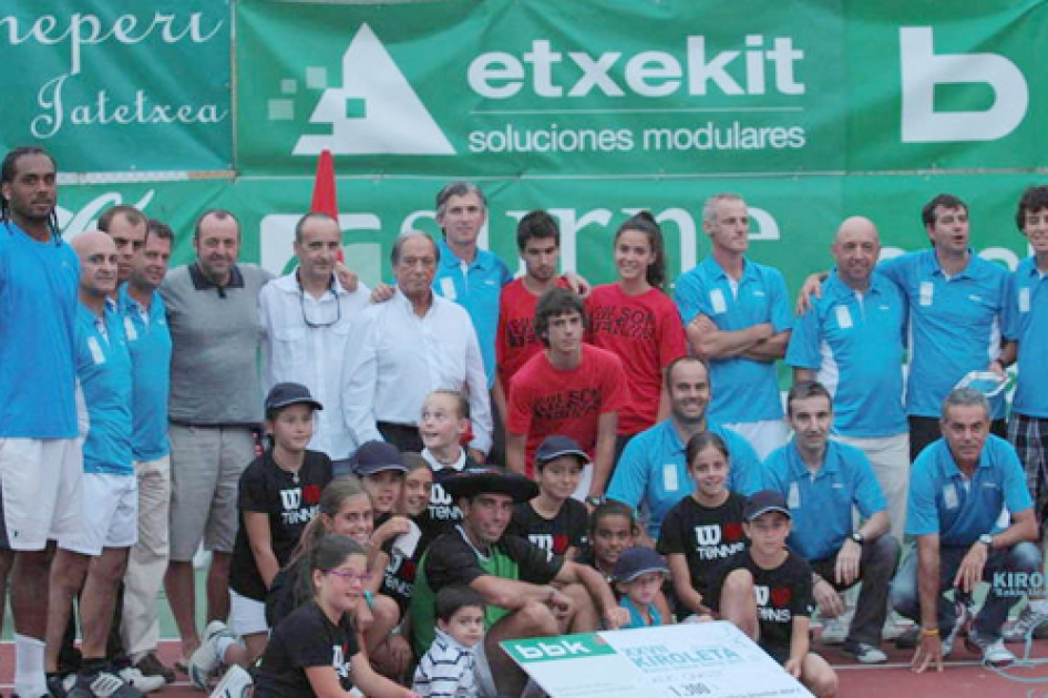 El italiano Claudio Grassi se pone la txapela en el Open Kiroleta Futures de Bakio El italiano Claudio Grassi se pone la txapela en el Open Kiroleta Futures de Bakio