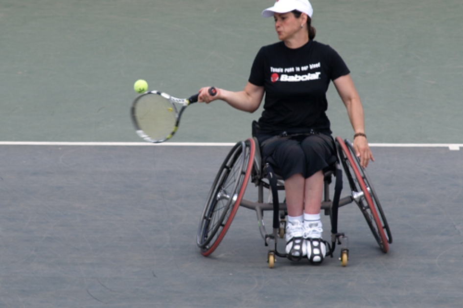 Lola Ochoa supera a Elena Jacinto en la final del segundo cuadro del British Open de tenis en silla de ruedas