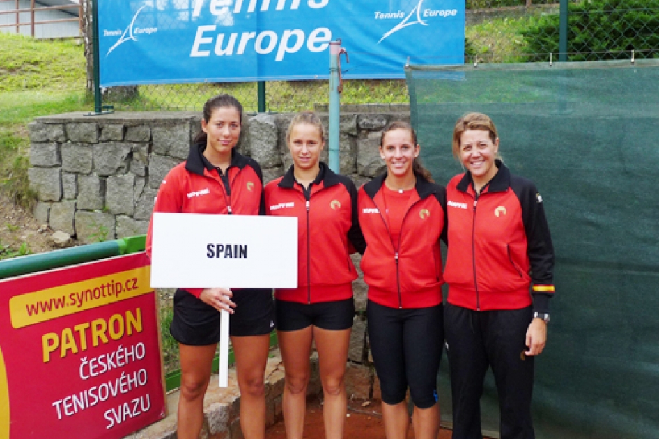 Las selecciones espaolas femeninas se clasifican para las finales de las Copas de Europa de Verano