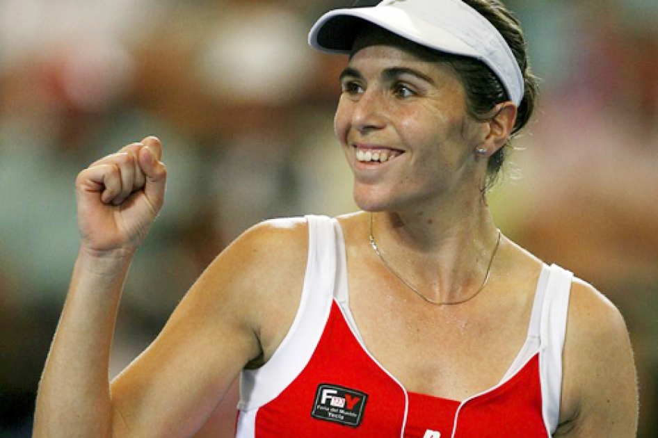 Mª José Martínez avanza a octavos en Toronto pero Anabel Medina cae eliminada Mª José Martínez avanza a octavos en Toronto pero Anabel Medina cae eliminada
