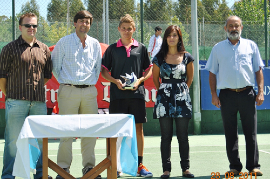 Victorias de Jesús García Pardo y Cristina Bucsa en el internacional cadete de Sanxenxo Victorias de Jesús García Pardo y Cristina Bucsa en el internacional cadete de Sanxenxo