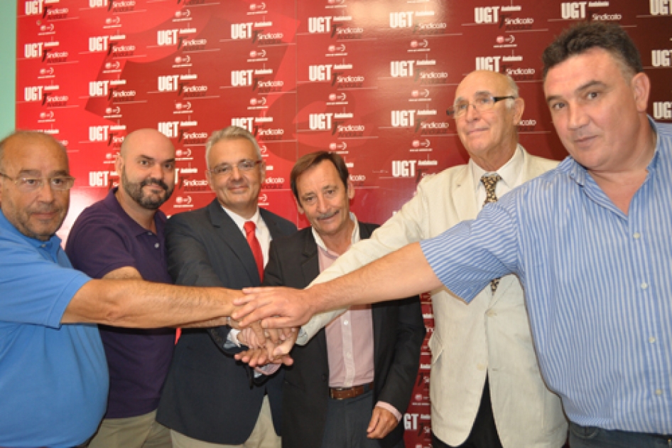 Jos Luis Escauela recibe la insignia de oro de UGT Crdoba por el impulso de la Copa Davis