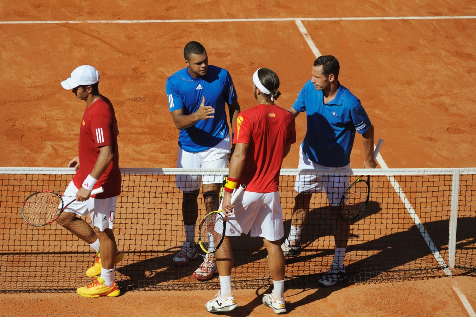 El dobles deja abierta la semifinal entre España y Francia para este domingo El dobles deja abierta la semifinal entre España y Francia para este domingo