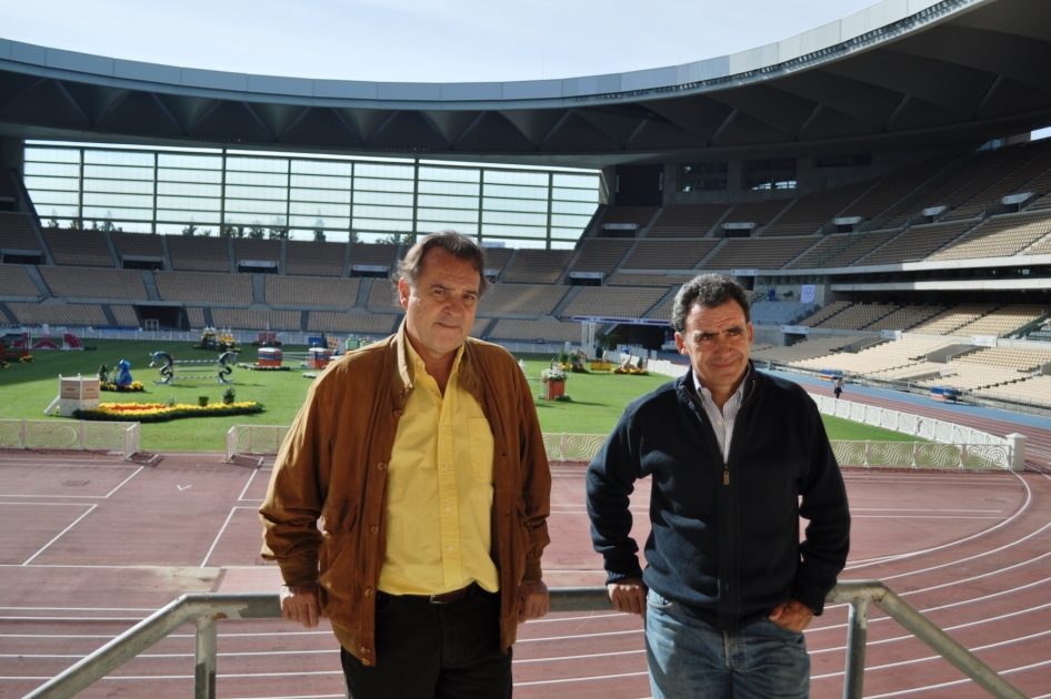 El capitán argentino “Tito” Vázquez visita el Estadio Olímpico de la Cartuja de Sevilla