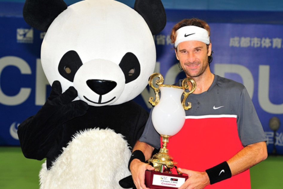 Carlos Moyà se sitúa como nº 1 del ATP Champions Tour tras ganar su tercer torneo Carlos Moyà se sitúa como nº 1 del ATP Champions Tour tras ganar su tercer torneo
