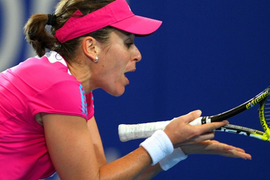 Una lesión en el tobillo obliga a Anabel Medina a retirarse y deja sin españolas el Open Australia Una lesión en el tobillo obliga a Anabel Medina a retirarse y deja sin españolas el Open Australia