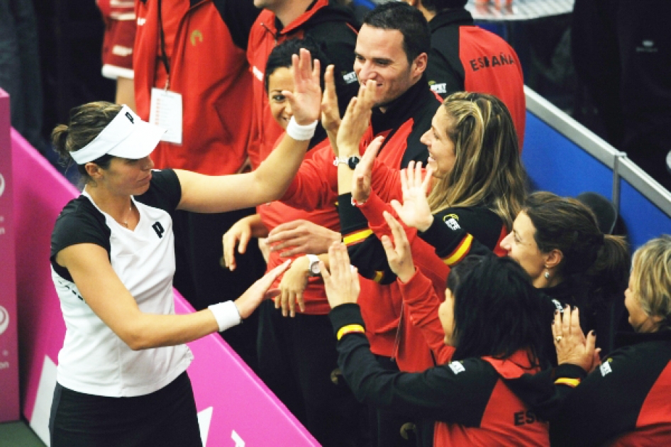 Martínez, Suárez, Llagostera y Parra jugarán la Fed Cup ante Rusia en Moscú Martínez, Suárez, Llagostera y Parra jugarán la Fed Cup ante Rusia en Moscú