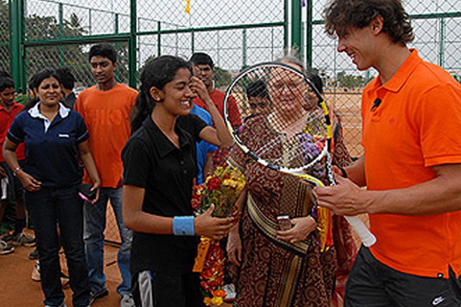 La Fundacin Vicente Ferrer busca profesores de tenis para su voluntariado en India