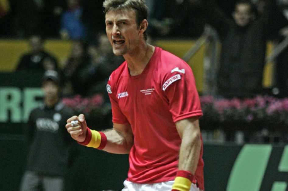 Las victorias de Ferrero y Almagro sitúan el 2-0 para España ante Kazajstán Las victorias de Ferrero y Almagro sitúan el 2-0 para España ante Kazajstán