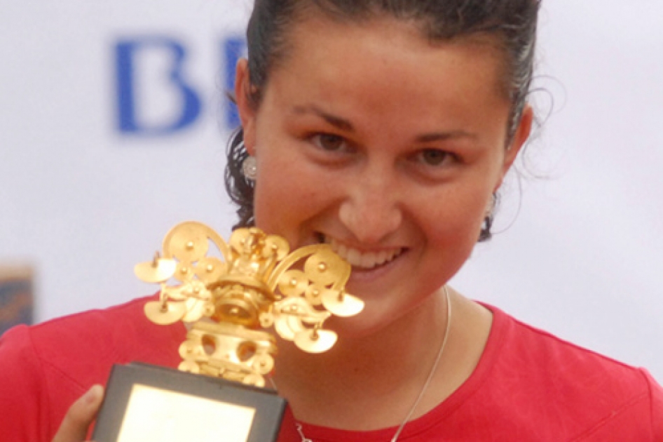 Lara Arruabarrena completa la gesta en Bogotá y conquista su primer título WTA Lara Arruabarrena completa la gesta en Bogotá y conquista su primer título WTA