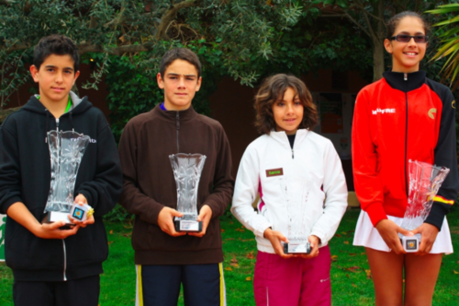 Sergio Inglés y Eva Guerrero se llevan el nacional sub’13 “Trofeo Albert Costa” en Lleida Sergio Inglés y Eva Guerrero se llevan el nacional sub’13 “Trofeo Albert Costa” en Lleida