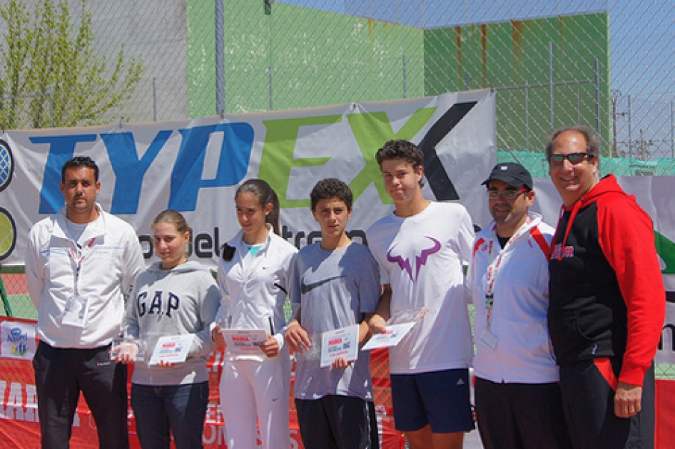 Hugo Largo y Mara Gutirrez ganan en Badajoz el segundo torneo Marca Jvenes Promesas