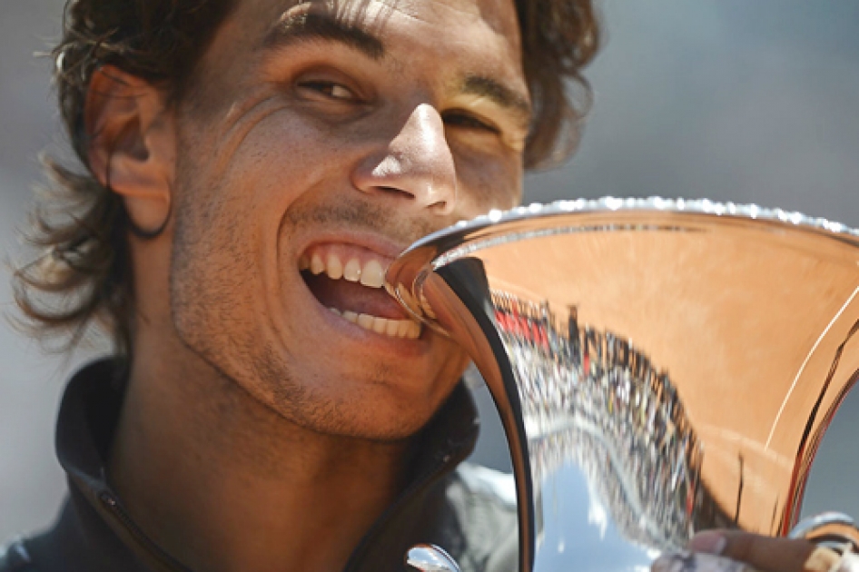 Nadal destrona a Djokovic y conquista su sexto título en Roma Nadal destrona a Djokovic y conquista su sexto título en Roma