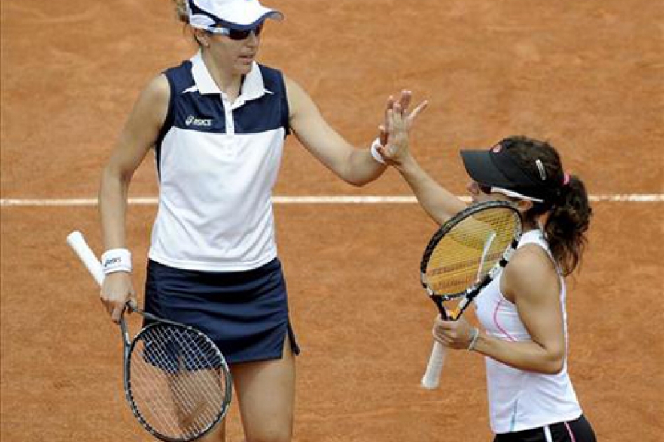 Mª José Martínez y Nuria Llagostera se quedan a las puertas de la final de dobles en Roland Garros Mª José Martínez y Nuria Llagostera se quedan a las puertas de la final de dobles en Roland Garros