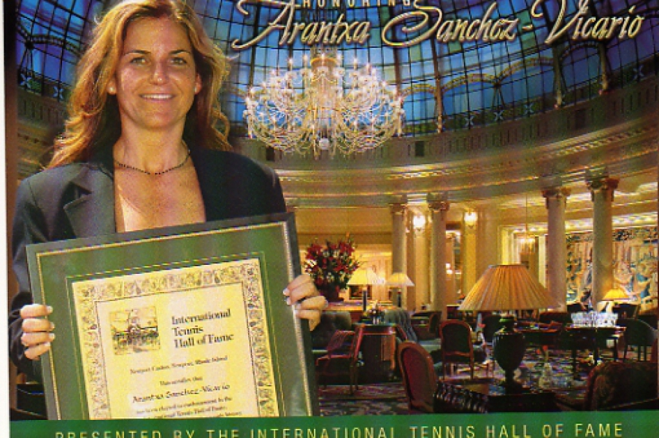 Arantxa Snchez Vicario recibe el homenaje del International Tennis Hall of Fame