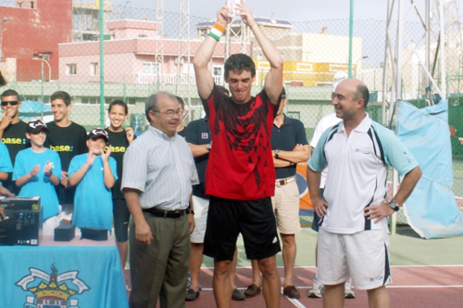 El irlandés James McGee confirma los pronósticos en el Futures de Melilla El irlandés James McGee confirma los pronósticos en el Futures de Melilla