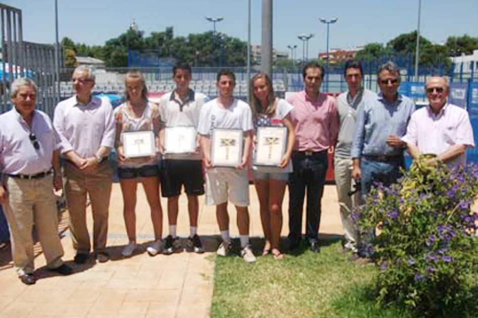 Alberto Barroso y Paula Badosa se proclaman Campeones de Espaa Cadete en Crdoba