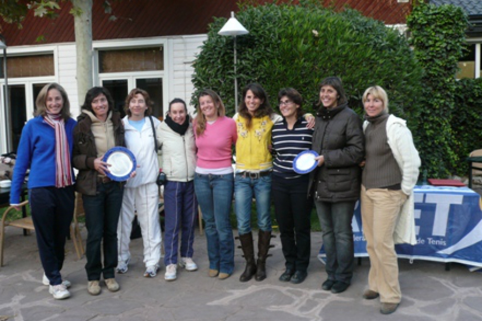 Las jugadoras del Club de Tenis Chamartn se proclaman vencedoras del Campeonato de Espaa por Equipos +35