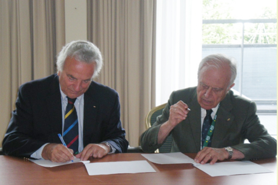 Acuerdo de colaboración entre la Asociación de Clubes Centenarios y la Federación Internacional de Tenis