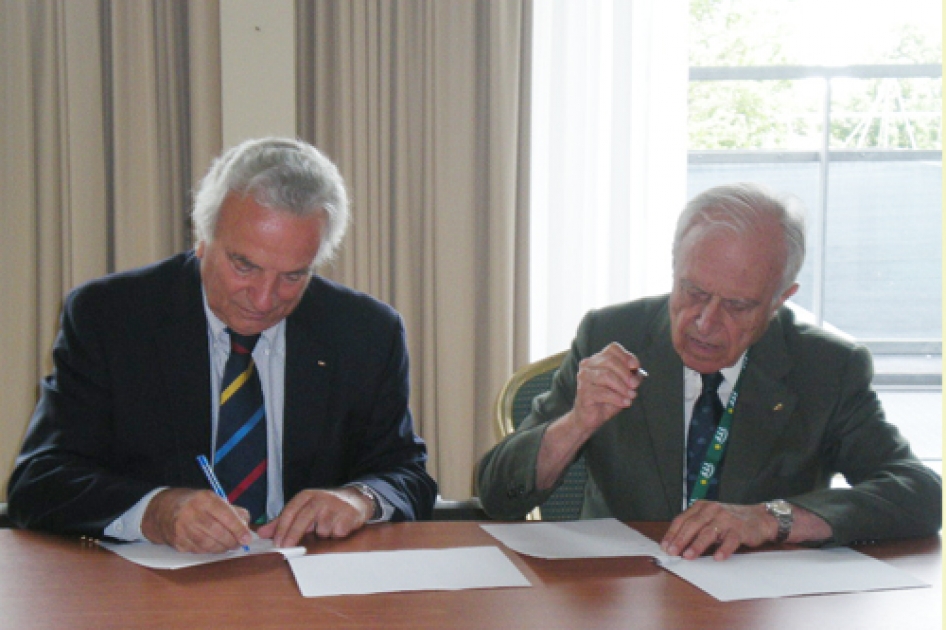 Acuerdo de colaboración entre la Asociación de Clubes Centenarios y la Federación Internacional de Tenis Acuerdo de colaboración entre la Asociación de Clubes Centenarios y la Federación Internacional de Tenis
