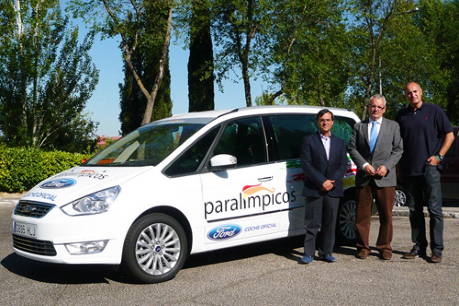 El Comité Paralímpico Español entrega un vehículo Ford Galaxy al equipo de tenis en silla El Comité Paralímpico Español entrega un vehículo Ford Galaxy al equipo de tenis en silla