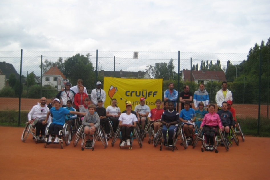 La RFET envia a dos jvenes jugadores gallegos al Campus Junior de la ITF