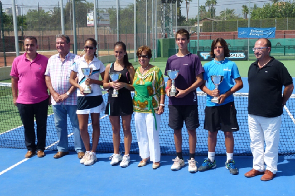 Victoria de Eva Guerrero ante Beatriz Lpez y final de Carles Sarri en el infantil de Benidorm 