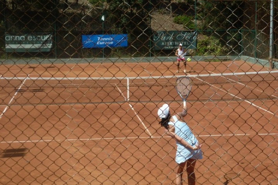 Dominio local en el torneo internacional de veteranos del Club Esportiu Valldoreix