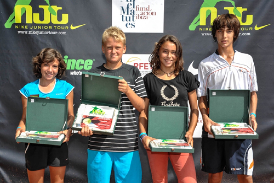 Los favoritos cumplen en el Máster Nacional del circuito Nike Junior Tour en Ibiza