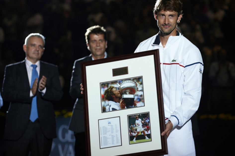 Ferrero recibe un sentido homenaje del tenis español rodeado de amigos