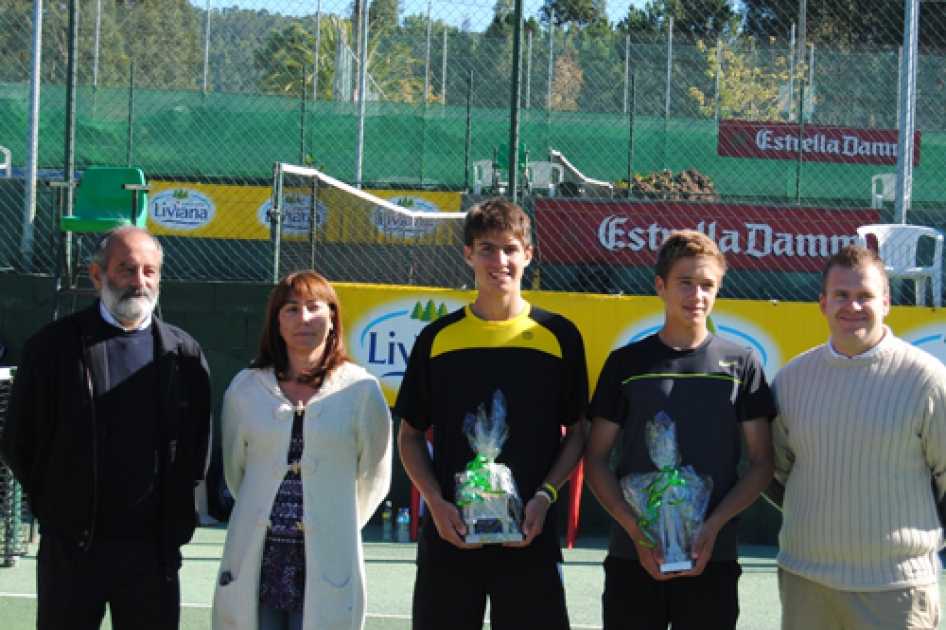 lvaro Lpez San Martn y Cristina Bucsa se llevan el ltimo internacional cadete en Sanxenxo