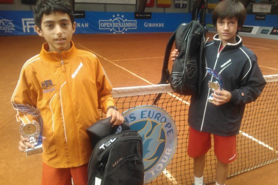 Carlos Sánchez Jover y Carla Girbau triunfan en el alevín de Grandignan Carlos Sánchez Jover y Carla Girbau triunfan en el alevín de Grandignan