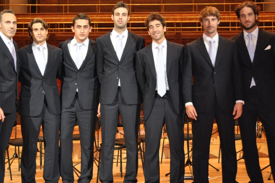 Hackett vistió al equipo en la cena de gala de la Copa Davis Hackett vistió al equipo en la cena de gala de la Copa Davis