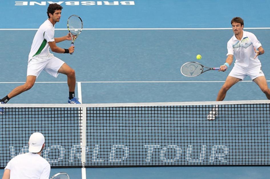 Robredo consigue el primer triunfo espaol de la temporada ganando el dobles en Brisbane 