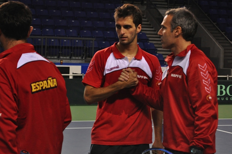 El Equipo Espaol de Copa Davis lucha contra el jet-lag en la pista de Vancouver