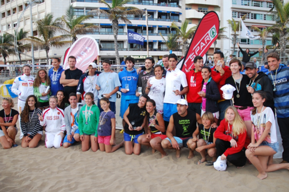 Las parejas Ramos-Dopico y Santana-Miranda repiten victoria en el segundo internacional de tenis playa de Gran Canaria